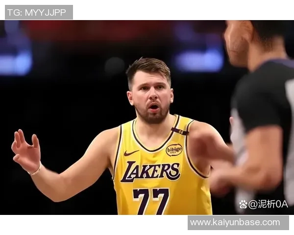 杨毅点评东契奇加盟湖人对詹姆斯地位的影响与老将发言权问题 杨毅点评东契奇加盟湖人对詹姆斯地位的影响与老将发言权问题