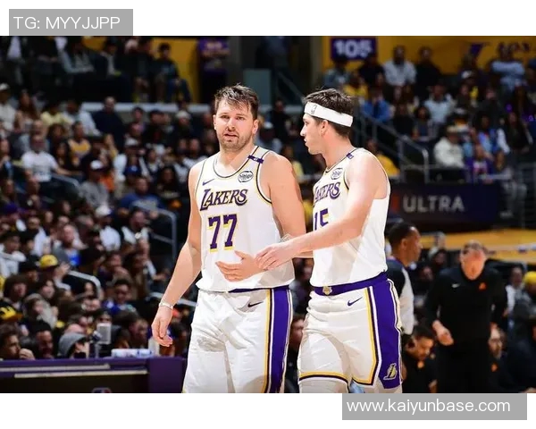 湖人需留住布伦森以免重演悲剧里夫斯已展现与东契奇的完美搭档潜力 湖人需留住布伦森以免重演悲剧里夫斯已展现与东契奇的完美搭档潜力