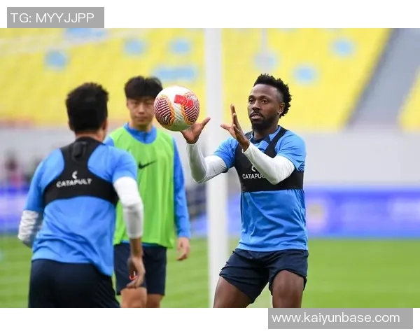 申花主场防守失误致对手凌空垫射扳平比分令人失望