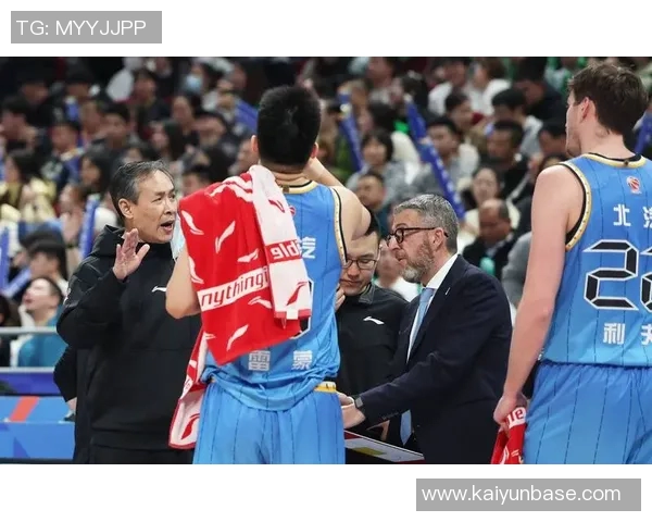 追梦回应球迷争执称对方辱骂我女人即将迎来第五个孩子的喜悦