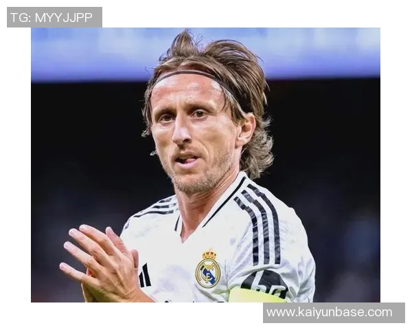 亚沙里赞美莫德里奇:与传奇球员同场竞技的珍贵体验